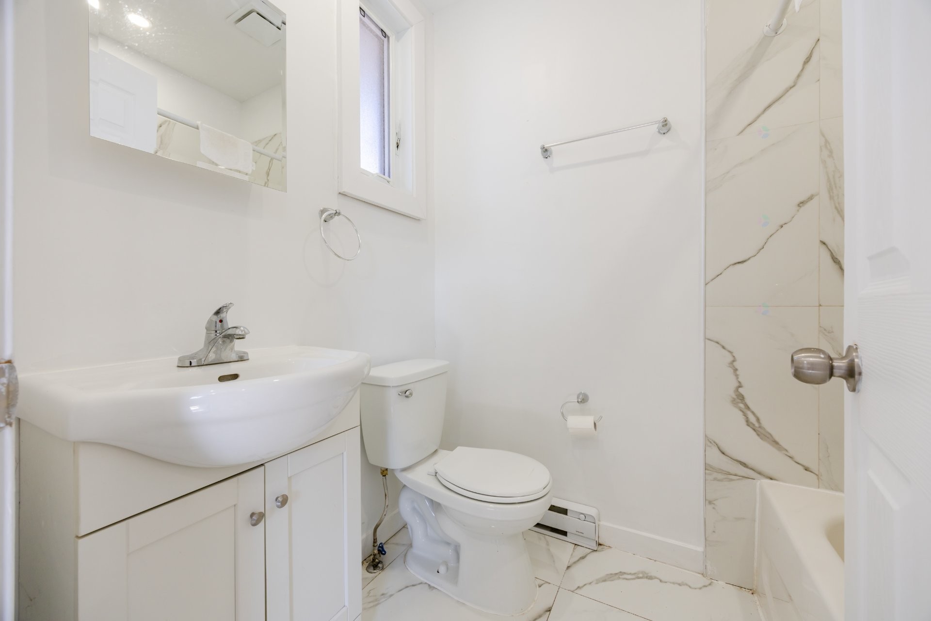 









5967


Rue Hamilton

,
Montréal (Le Sud-Ouest),




QC
H4E3C2

