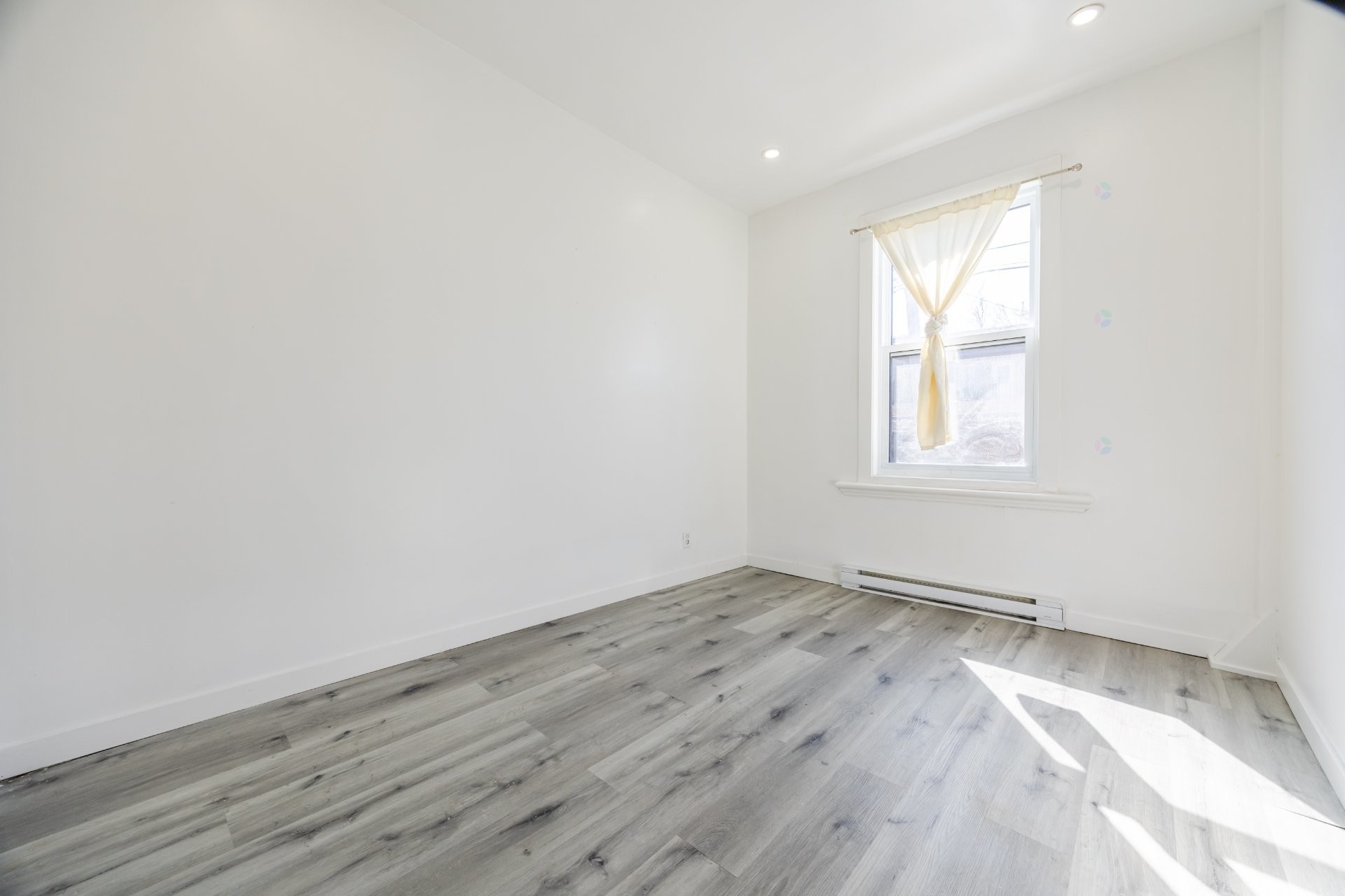 









5967


Rue Hamilton

,
Montréal (Le Sud-Ouest),




QC
H4E3C2

