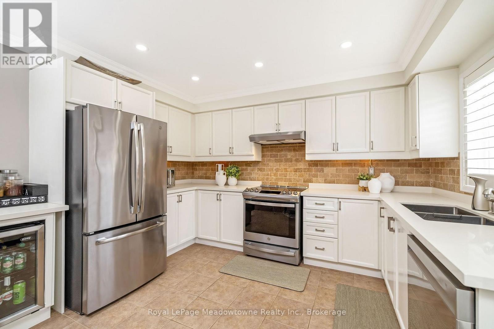 












487 HARTLEY BOULEVARD

,
Milton (CL Clarke),




Ontario
L9T6K9

