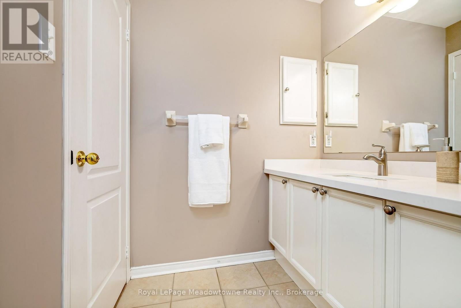 












487 HARTLEY BOULEVARD

,
Milton (CL Clarke),




Ontario
L9T6K9

