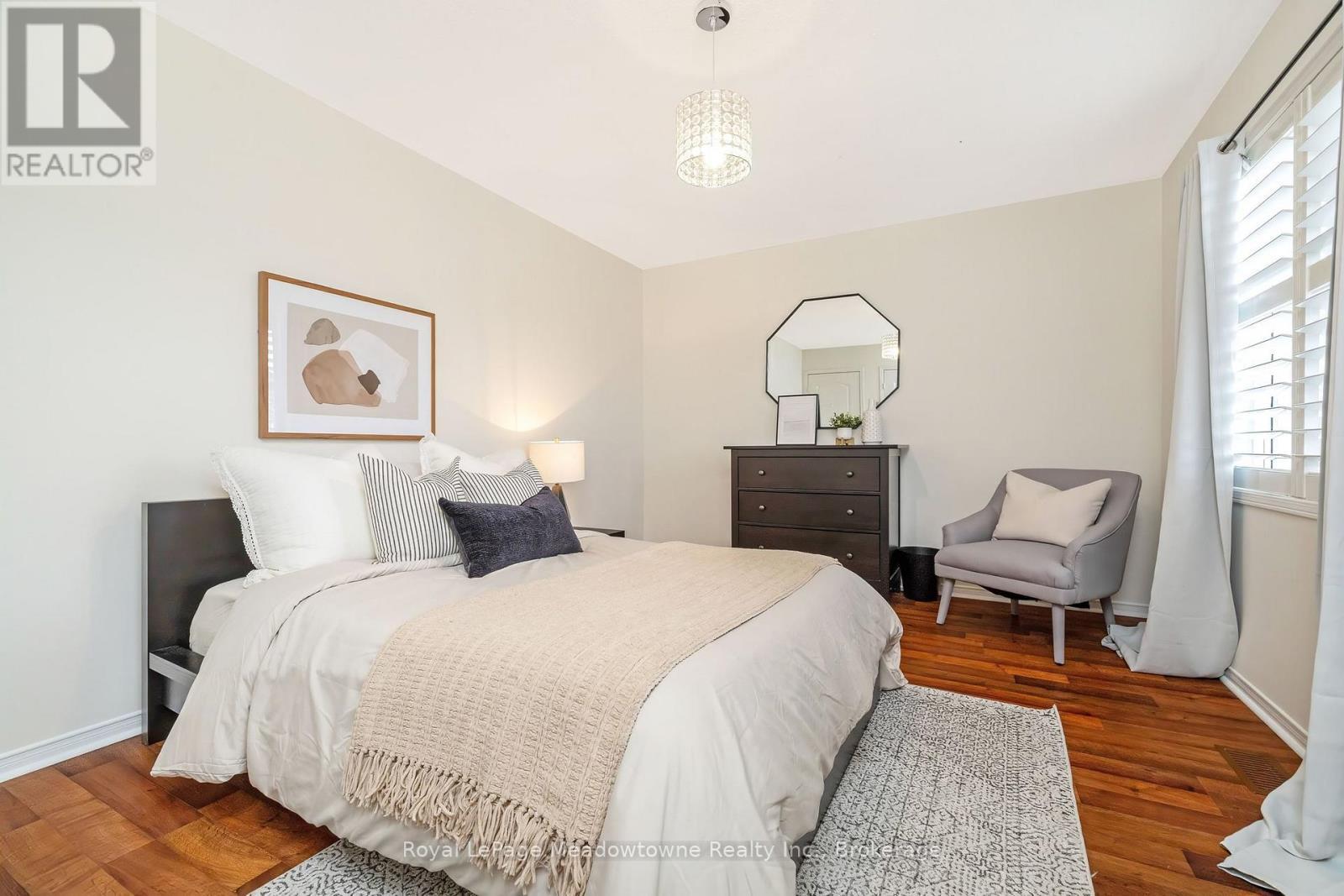 












487 HARTLEY BOULEVARD

,
Milton (CL Clarke),




Ontario
L9T6K9

