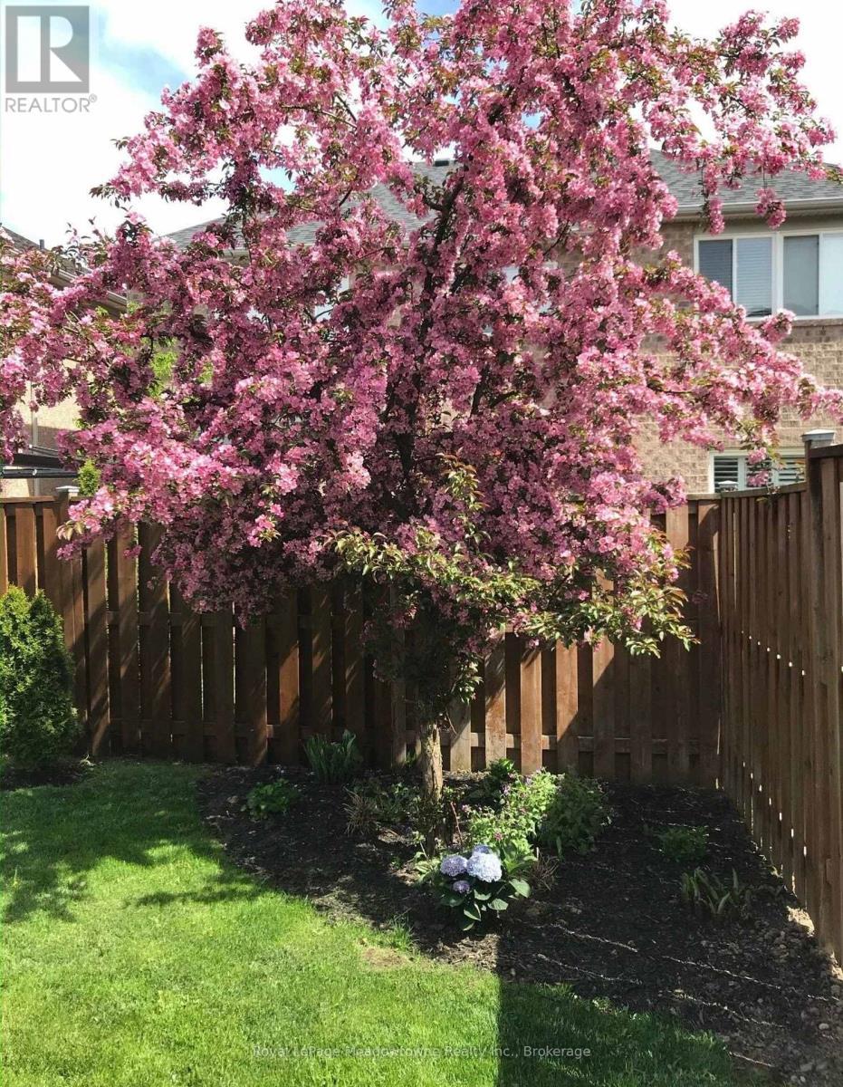 












487 HARTLEY BOULEVARD

,
Milton (CL Clarke),




Ontario
L9T6K9

