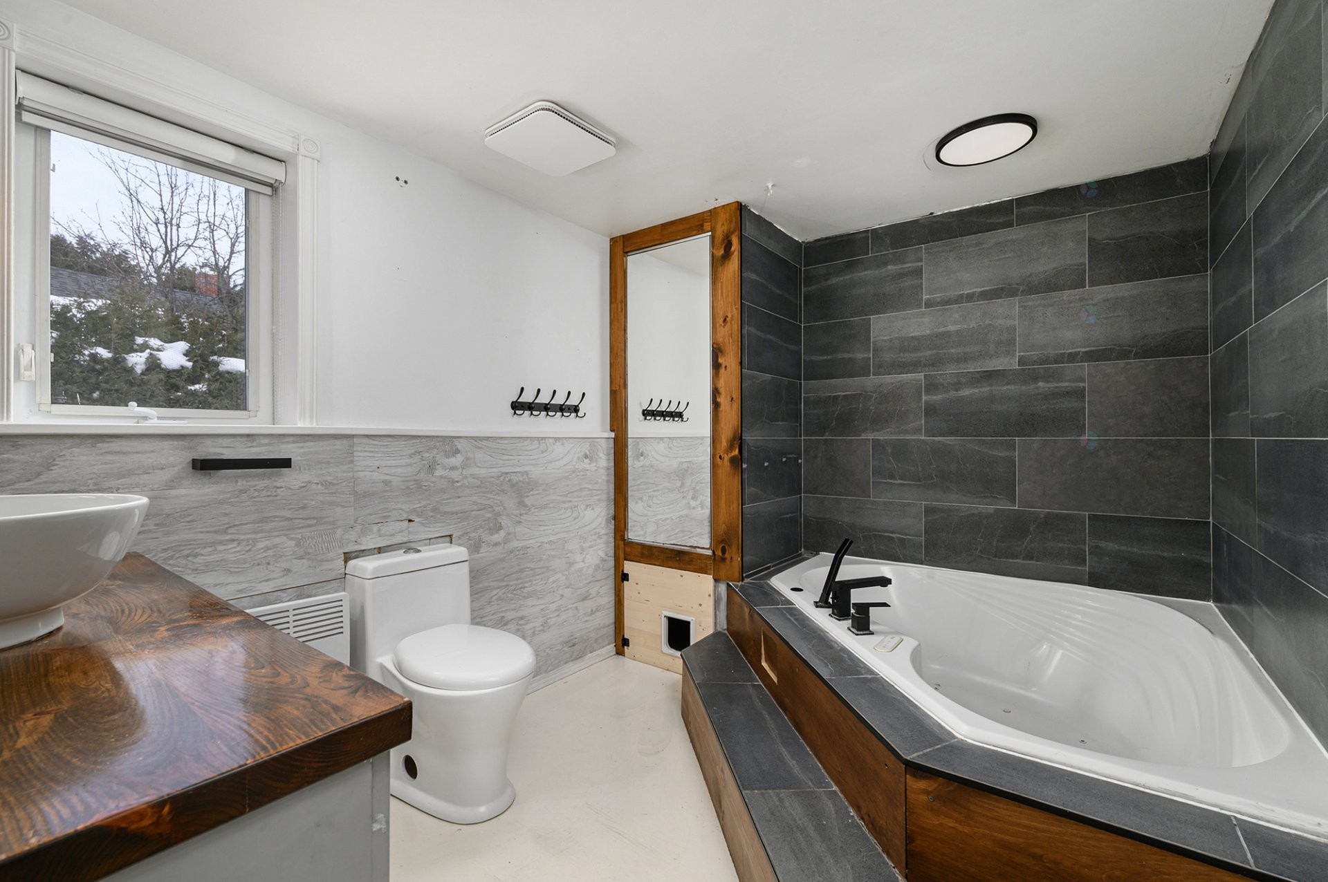 









1370


Ch. du Lac-St-Louis

,
Léry,




QC
J6N1B1

