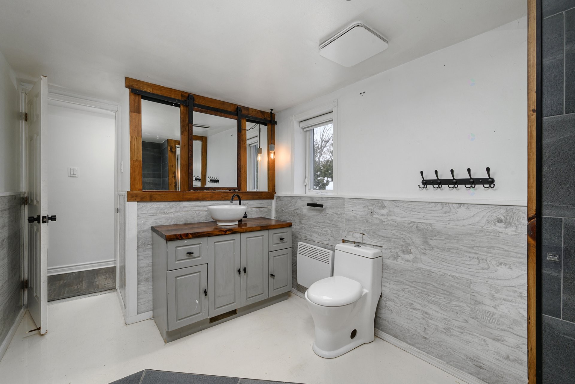 









1370


Ch. du Lac-St-Louis

,
Léry,




QC
J6N1B1

