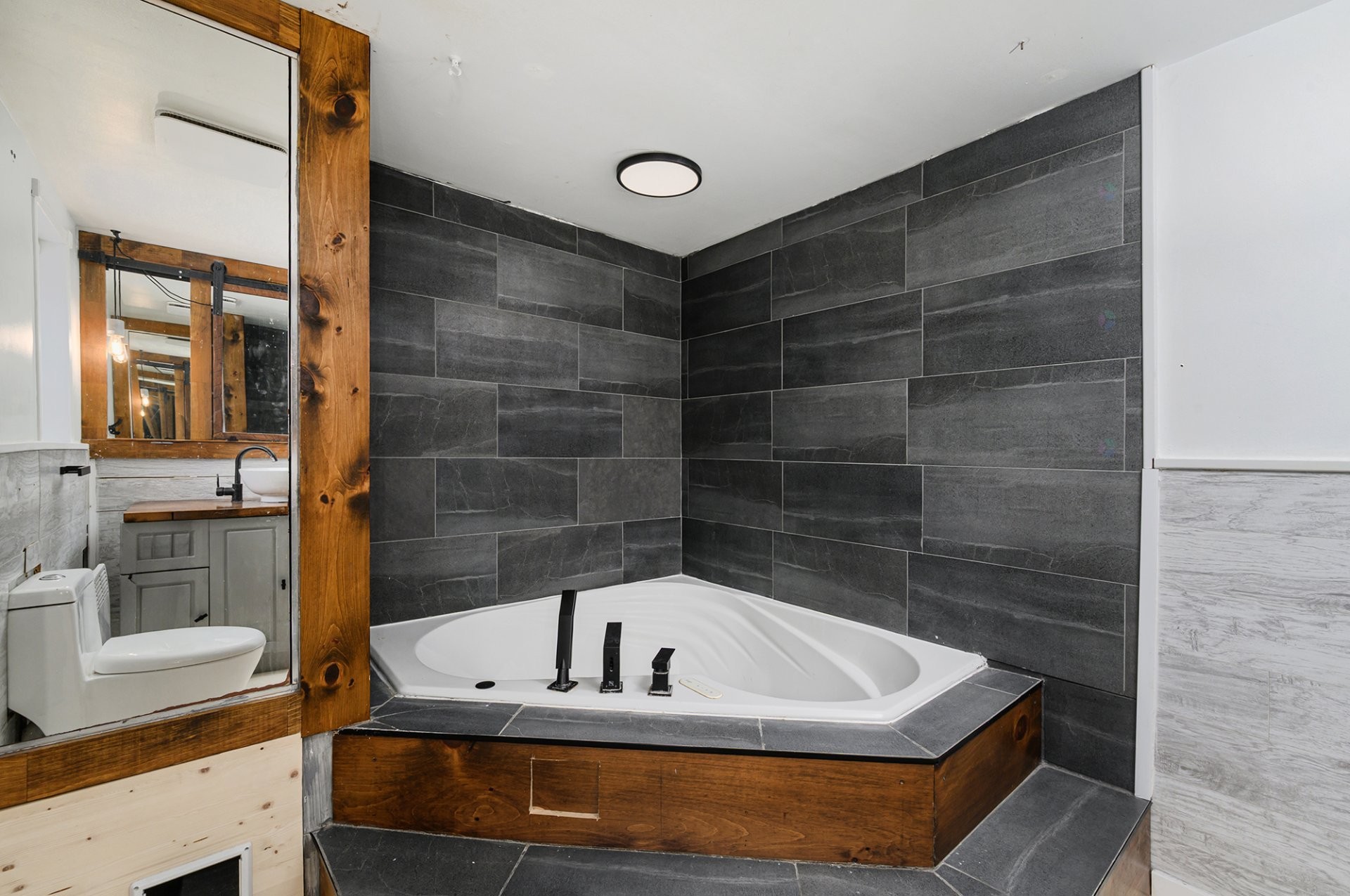 









1370


Ch. du Lac-St-Louis

,
Léry,




QC
J6N1B1

