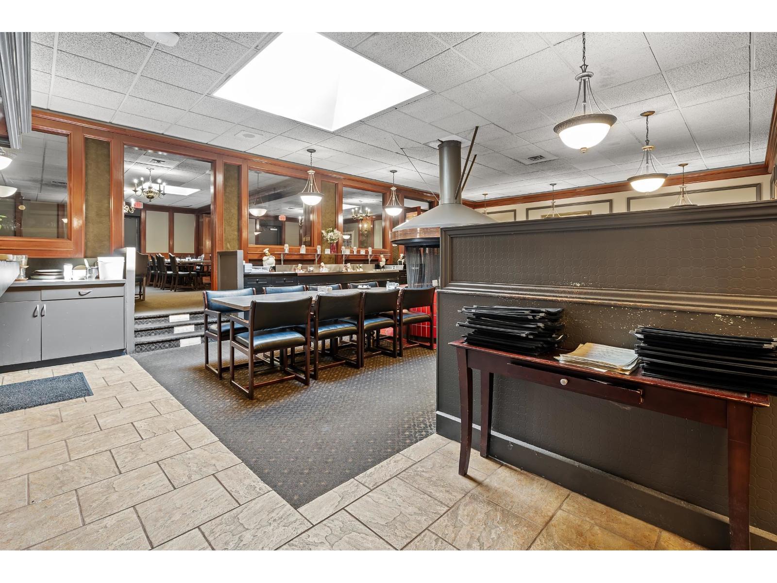 












20511 DOUGLAS CRESCENT

,
Langley,




British Columbia
V3A4B6

