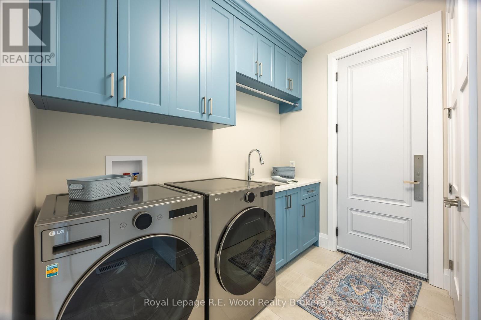 












11 GREENHILL DRIVE

,
Tillsonburg,




Ontario
N4G0L4

