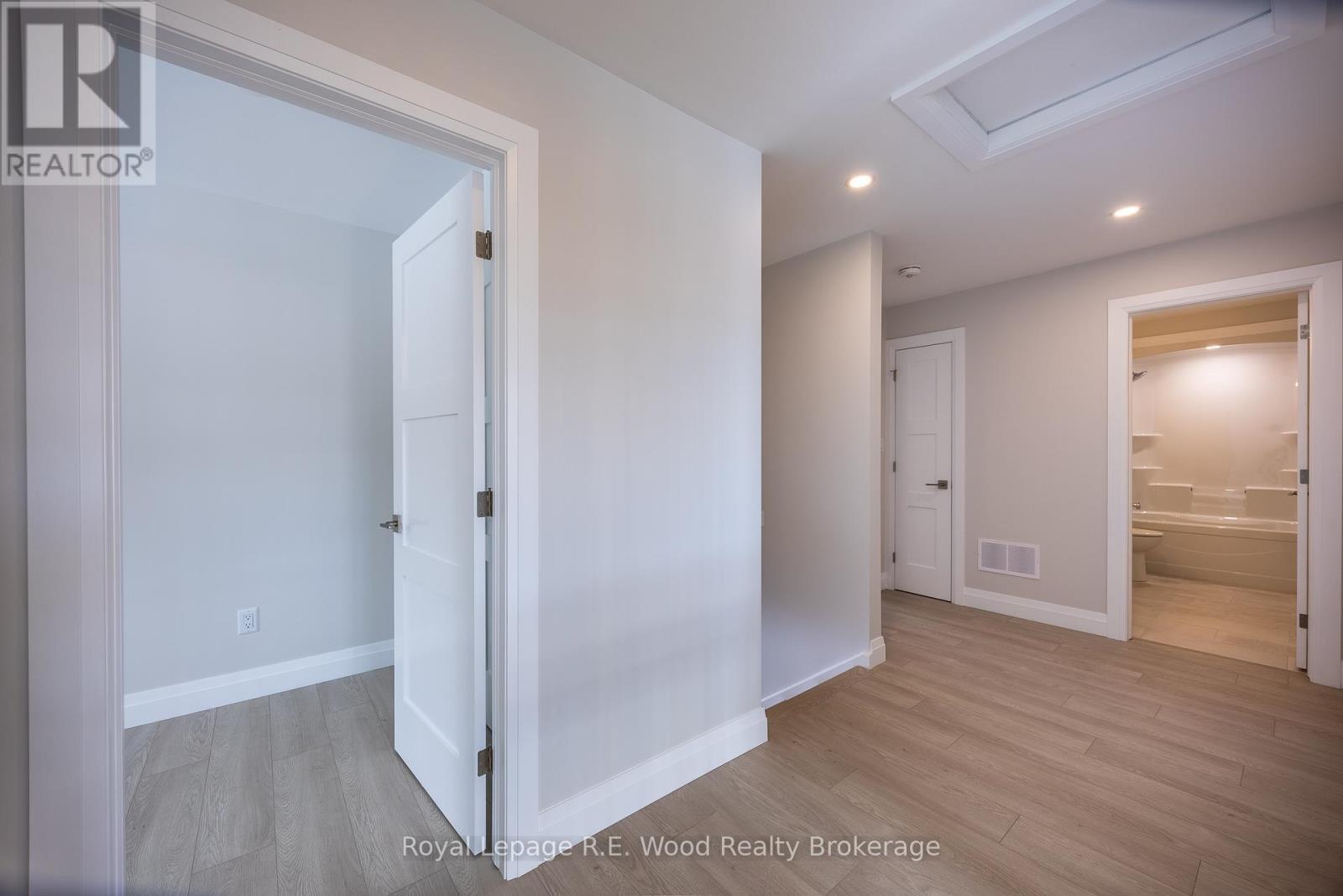 












11 GREENHILL DRIVE

,
Tillsonburg,




Ontario
N4G0L4


