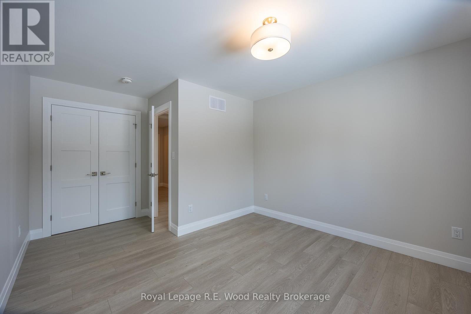 












11 GREENHILL DRIVE

,
Tillsonburg,




Ontario
N4G0L4

