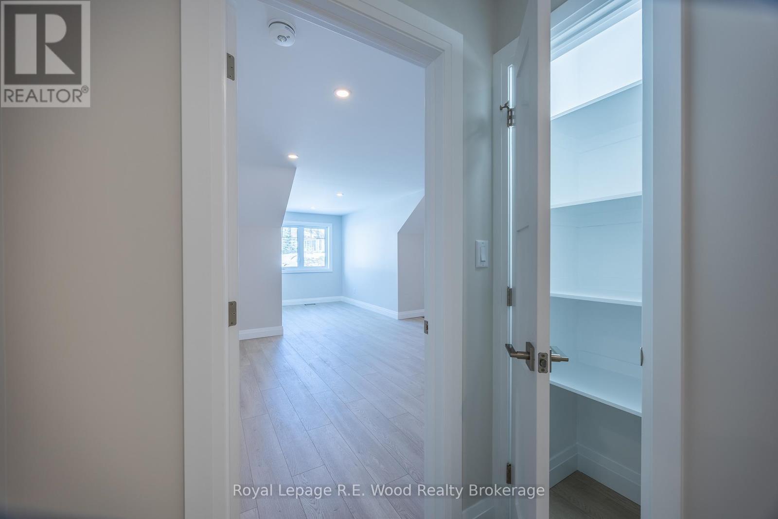












11 GREENHILL DRIVE

,
Tillsonburg,




Ontario
N4G0L4

