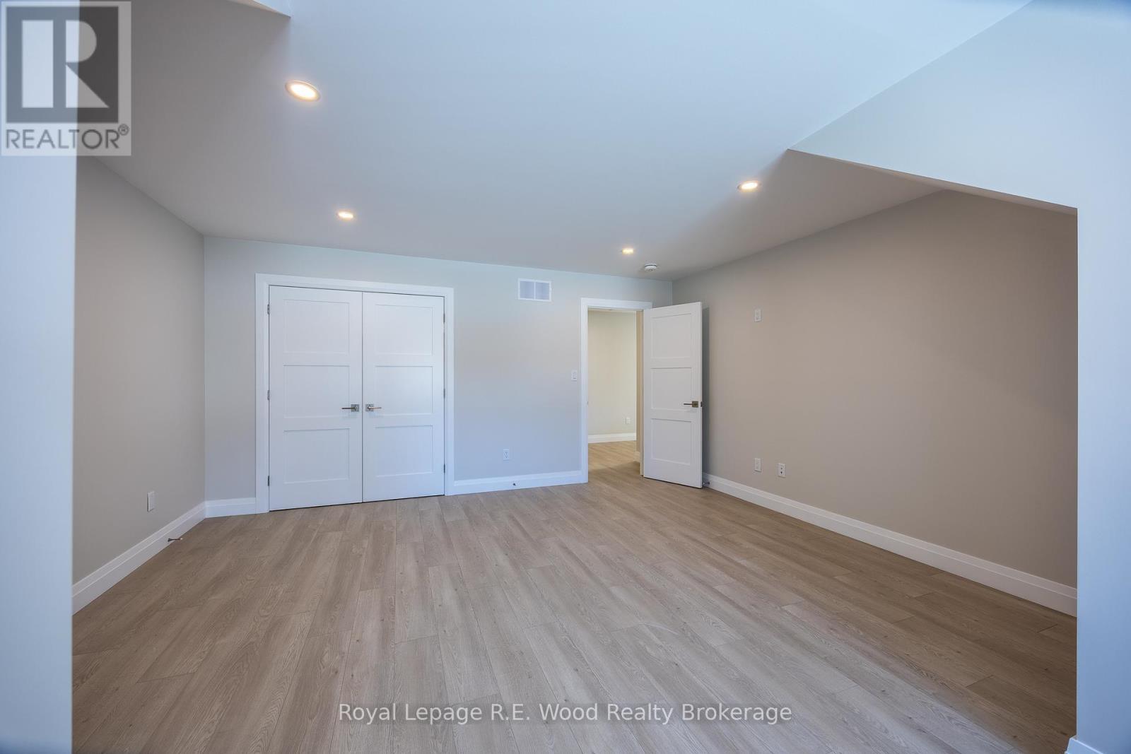 












11 GREENHILL DRIVE

,
Tillsonburg,




Ontario
N4G0L4

