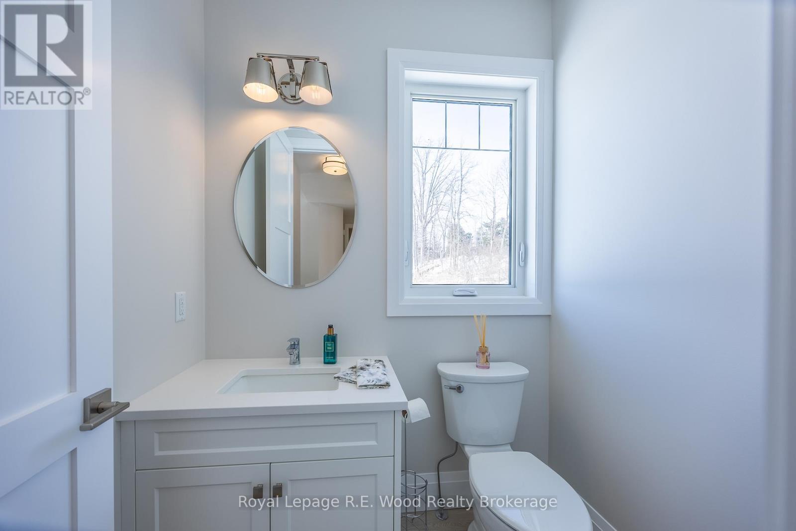 












11 GREENHILL DRIVE

,
Tillsonburg,




Ontario
N4G0L4


