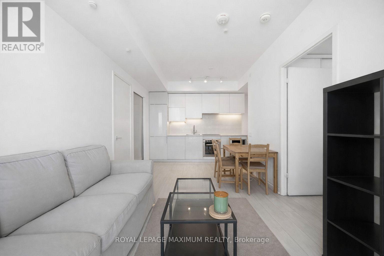 












5512 - 5 BUTTERMILL AVENUE

,
Vaughan,




Ontario
L4K0J5

