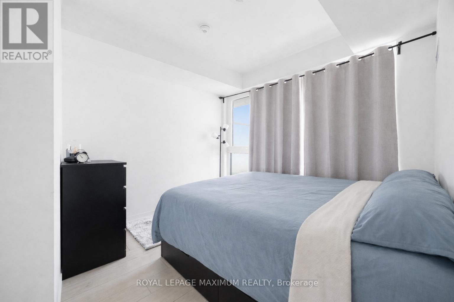 












5512 - 5 BUTTERMILL AVENUE

,
Vaughan,




Ontario
L4K0J5

