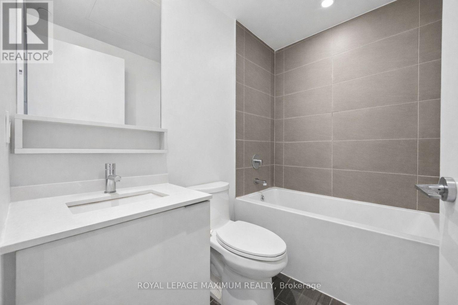 












5512 - 5 BUTTERMILL AVENUE

,
Vaughan,




Ontario
L4K0J5

