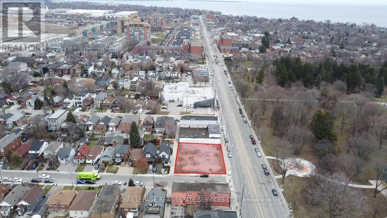 












3142 LAKE SHORE BOULEVARD W

,
Toronto,







Ontario
M8V1L4

