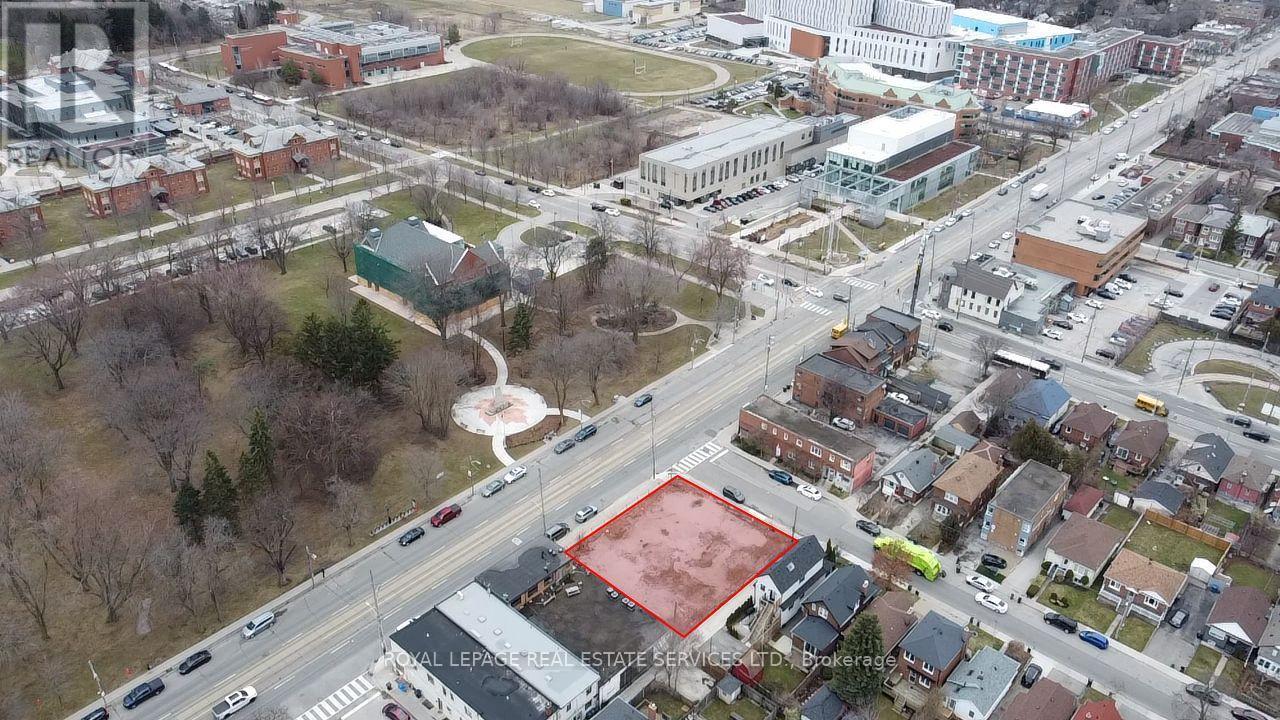 












3142 LAKE SHORE BOULEVARD W

,
Toronto,







Ontario
M8V1L4

