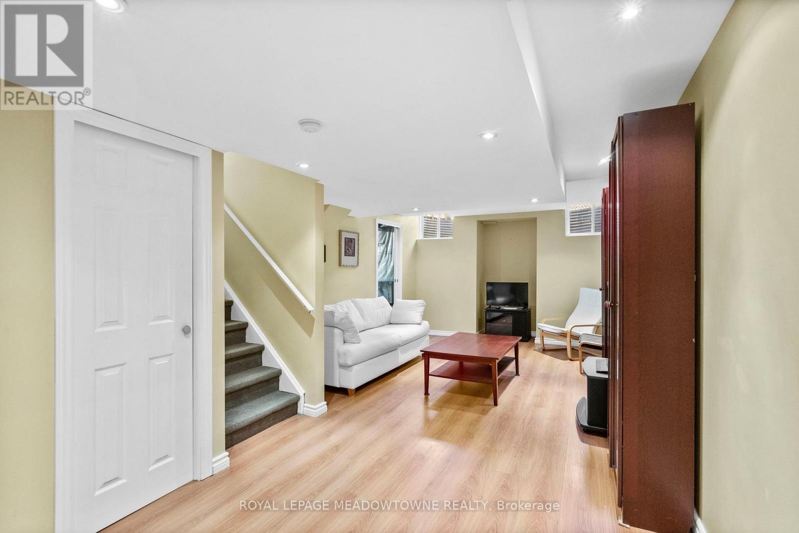 












862 STARK CIRCLE

,
Milton,




Ontario
L9T6Y7


