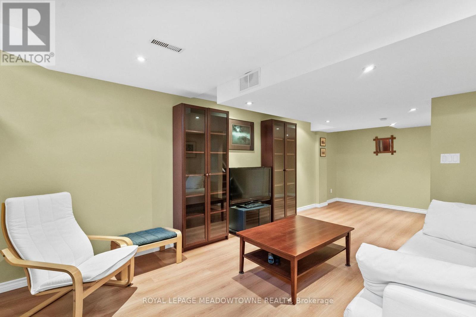 












862 STARK CIRCLE

,
Milton,




Ontario
L9T6Y7


