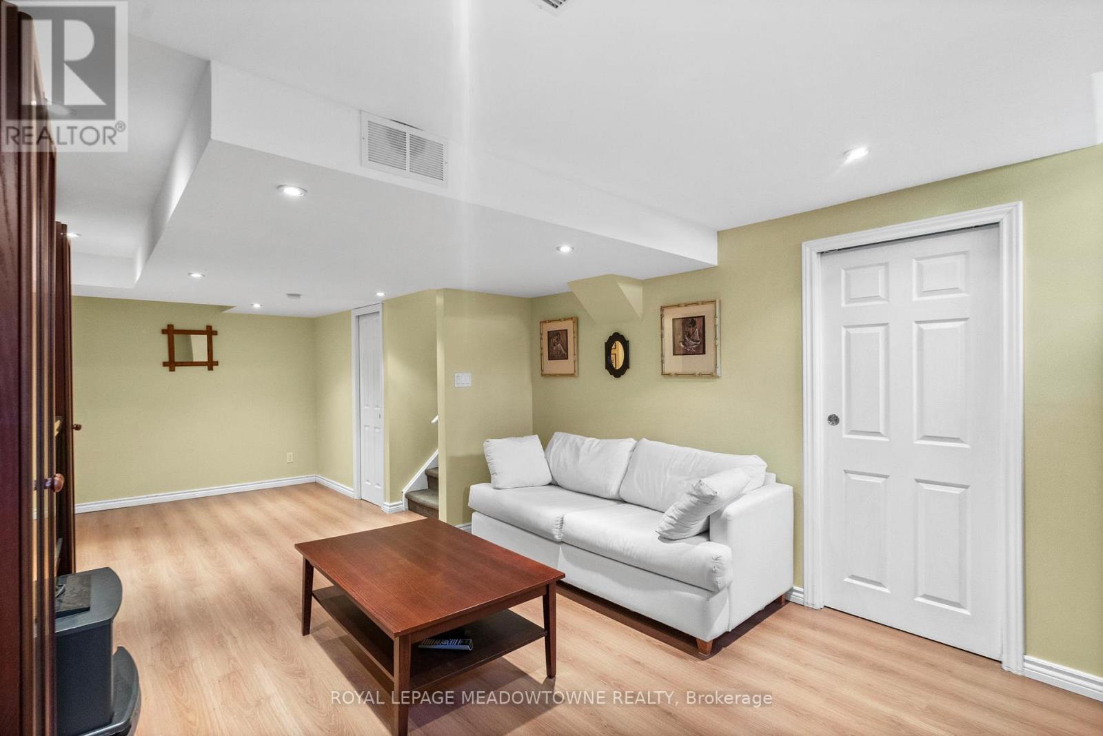 












862 STARK CIRCLE

,
Milton,




Ontario
L9T6Y7

