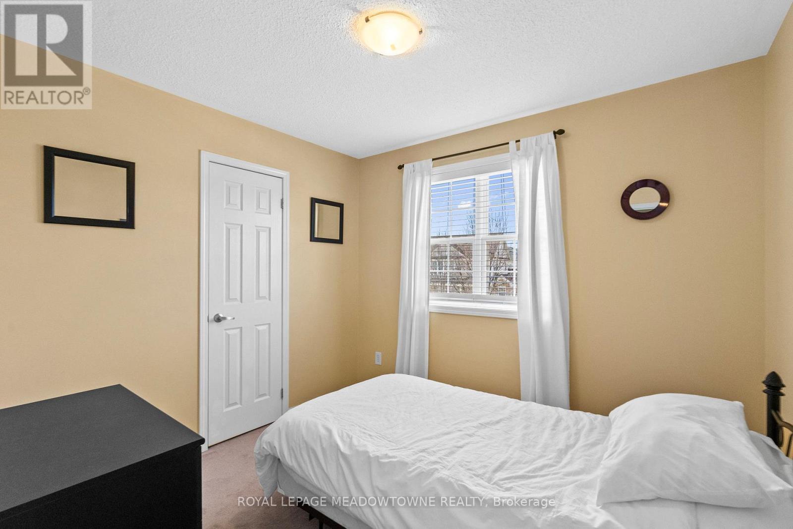 












862 STARK CIRCLE

,
Milton,




Ontario
L9T6Y7

