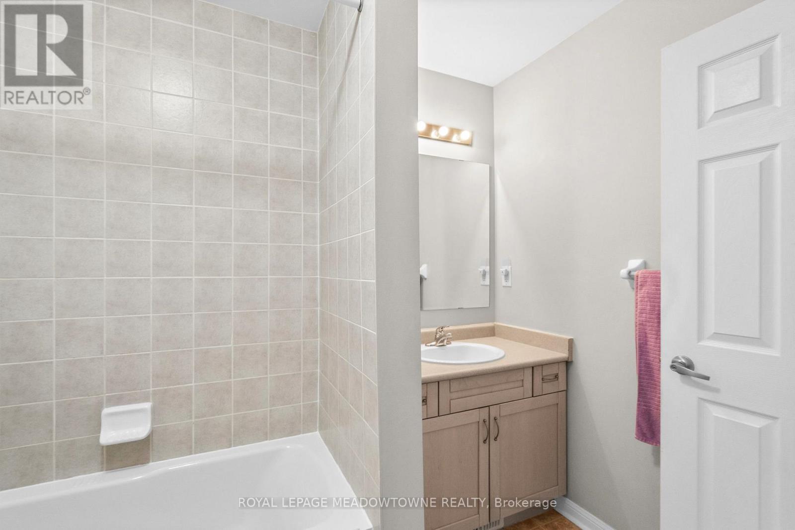 












862 STARK CIRCLE

,
Milton,




Ontario
L9T6Y7

