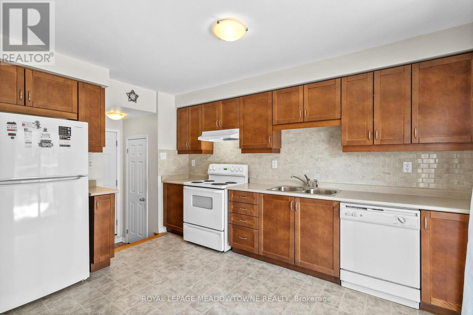












862 STARK CIRCLE

,
Milton,




Ontario
L9T6Y7

