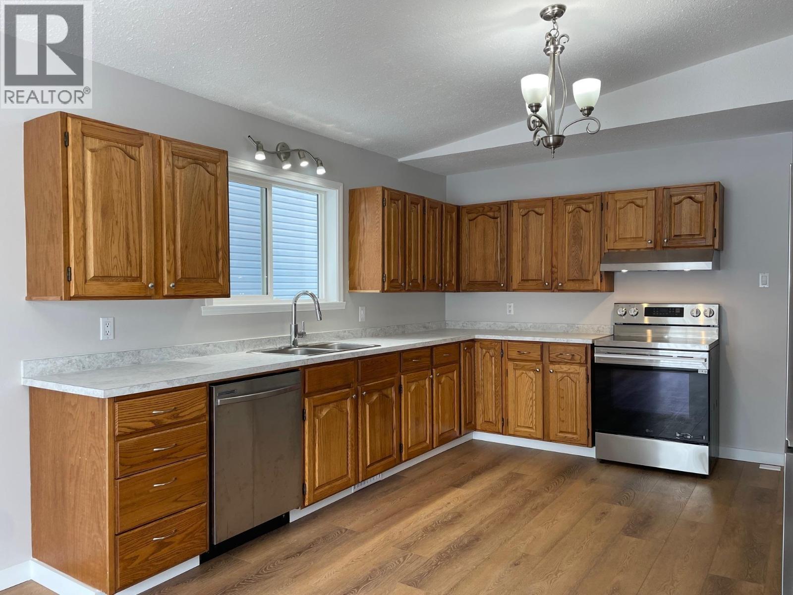 












3924 E 53 AVENUE

,
Fort Nelson,




British Columbia
V0C1R0

