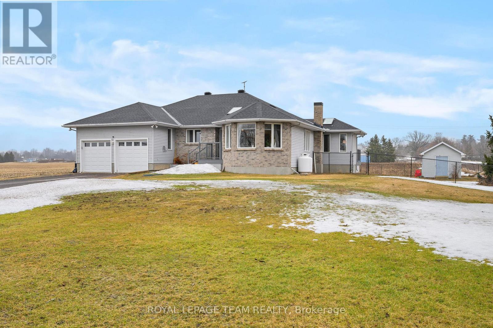 












2090 OLD BIRCH ROAD

,
Ottawa,




Ontario
K0A1X0

