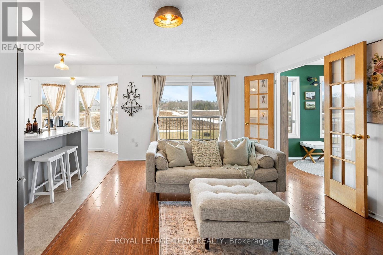 












2090 OLD BIRCH ROAD

,
Ottawa,




Ontario
K0A1X0

