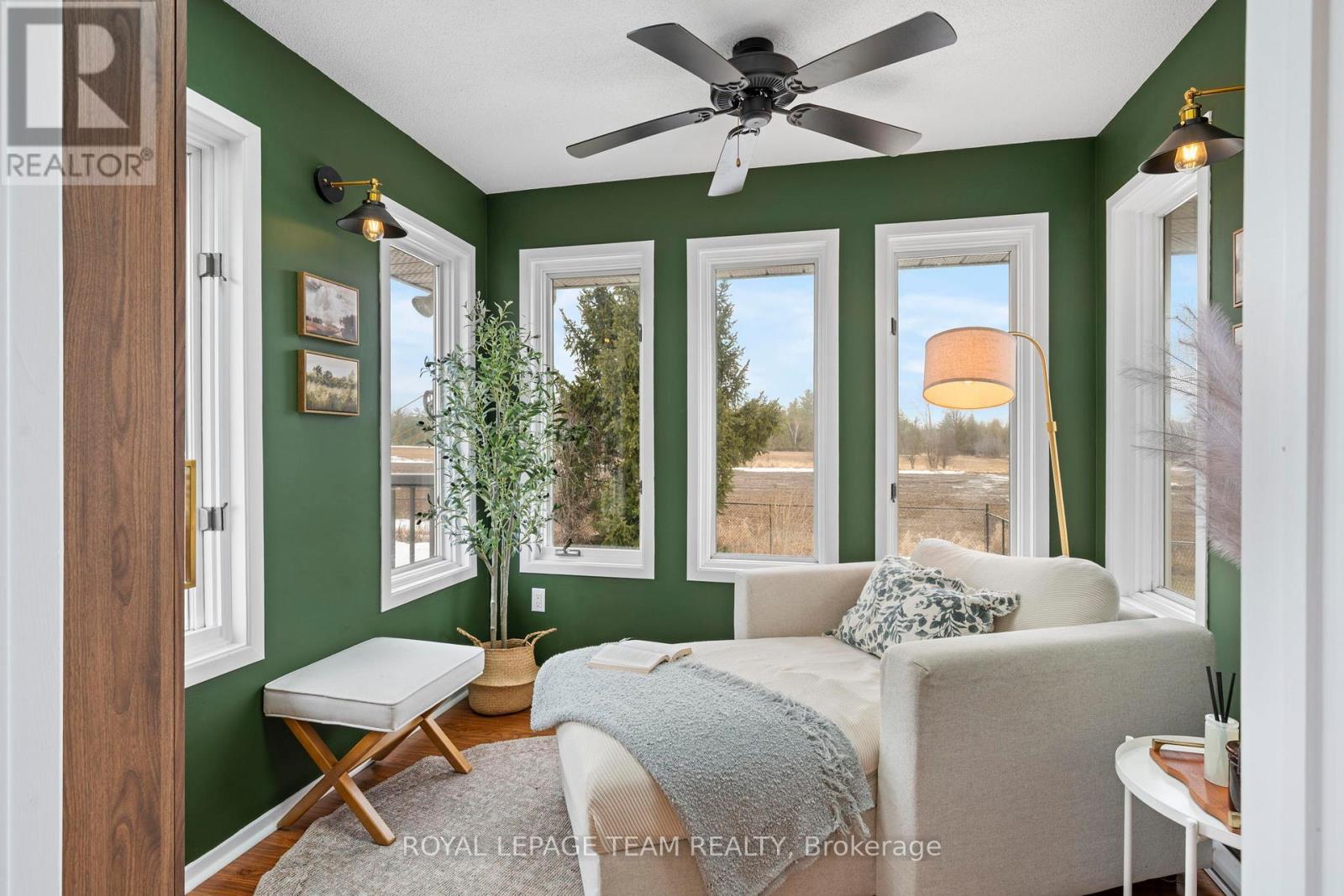 












2090 OLD BIRCH ROAD

,
Ottawa,




Ontario
K0A1X0

