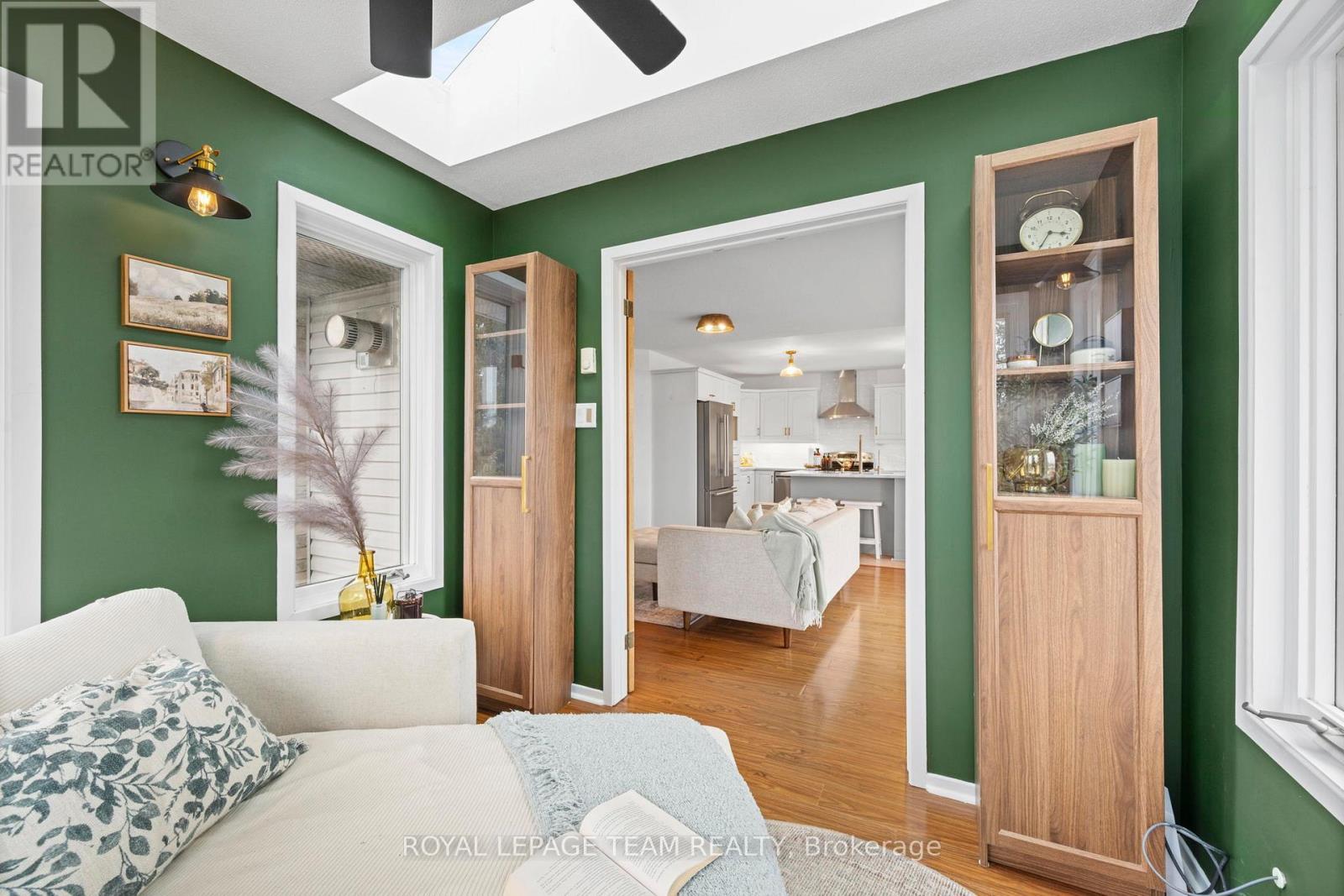 












2090 OLD BIRCH ROAD

,
Ottawa,




Ontario
K0A1X0

