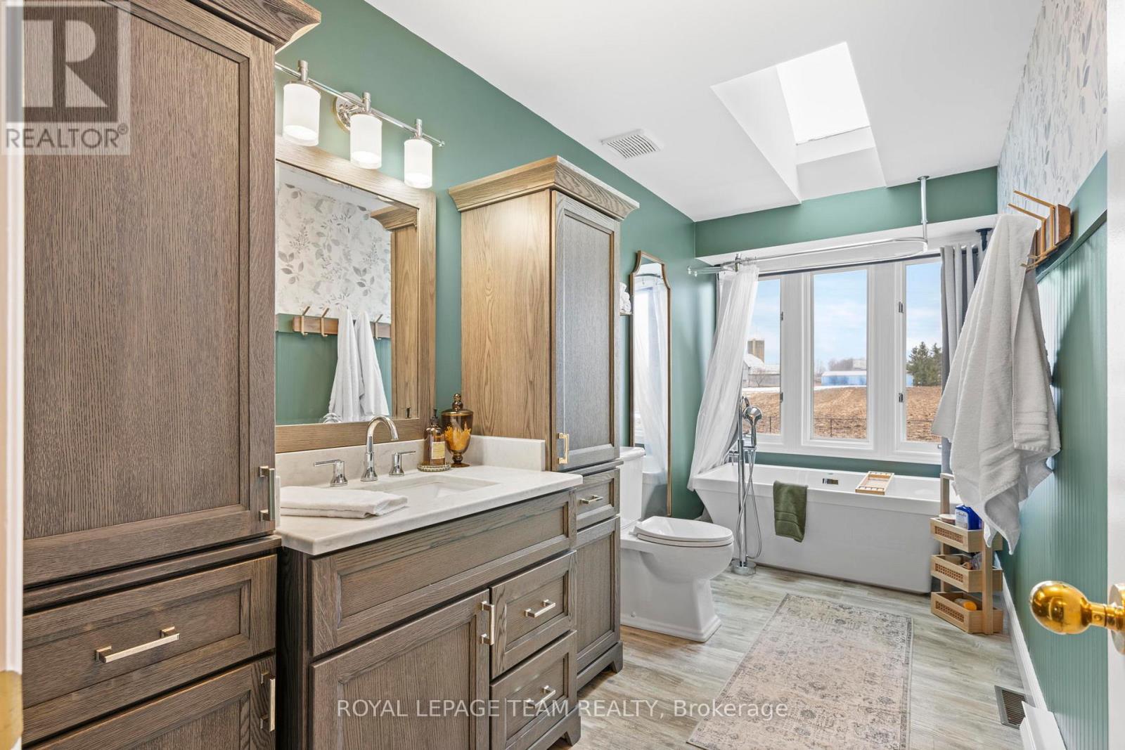 












2090 OLD BIRCH ROAD

,
Ottawa,




Ontario
K0A1X0

