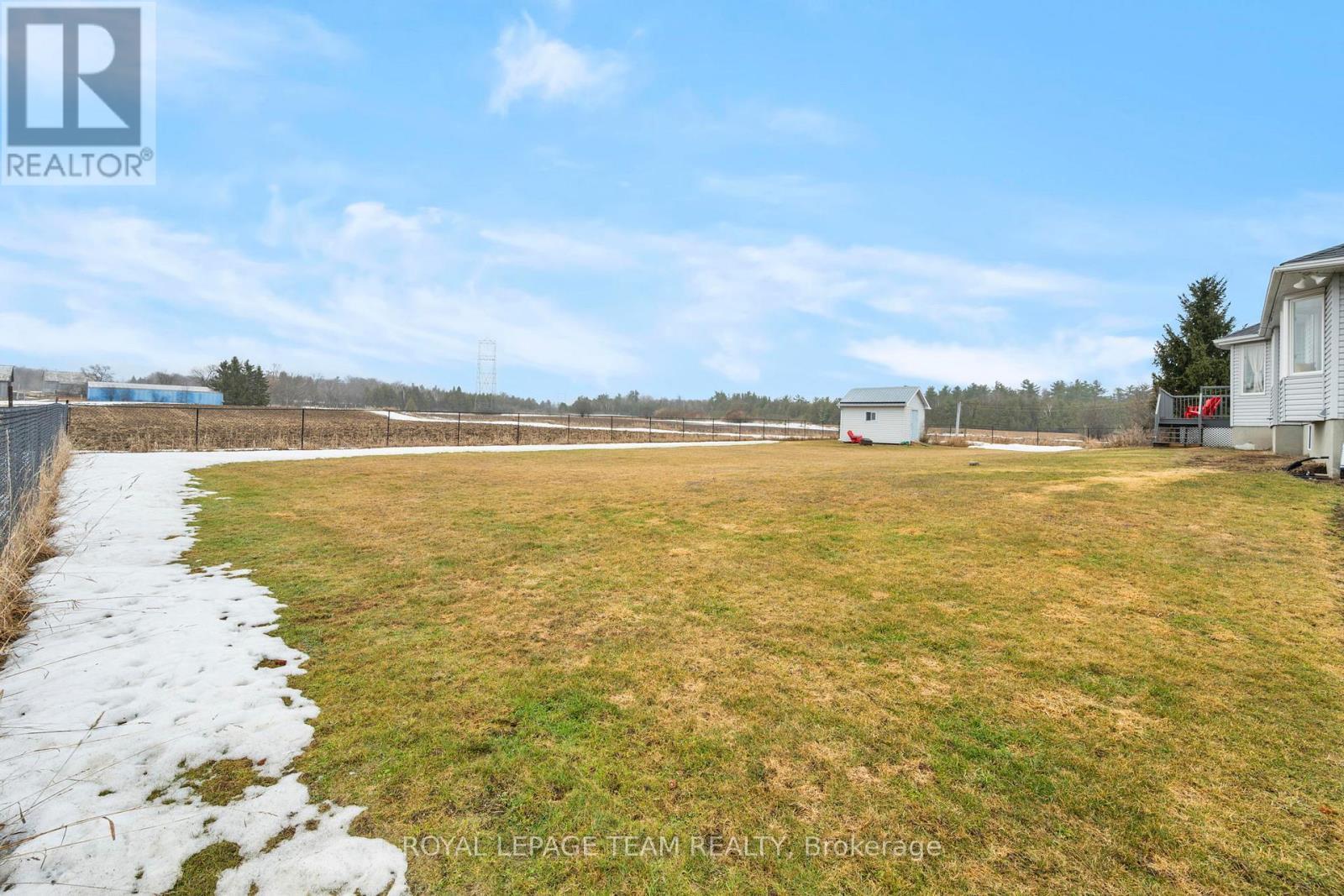 












2090 OLD BIRCH ROAD

,
Ottawa,




Ontario
K0A1X0

