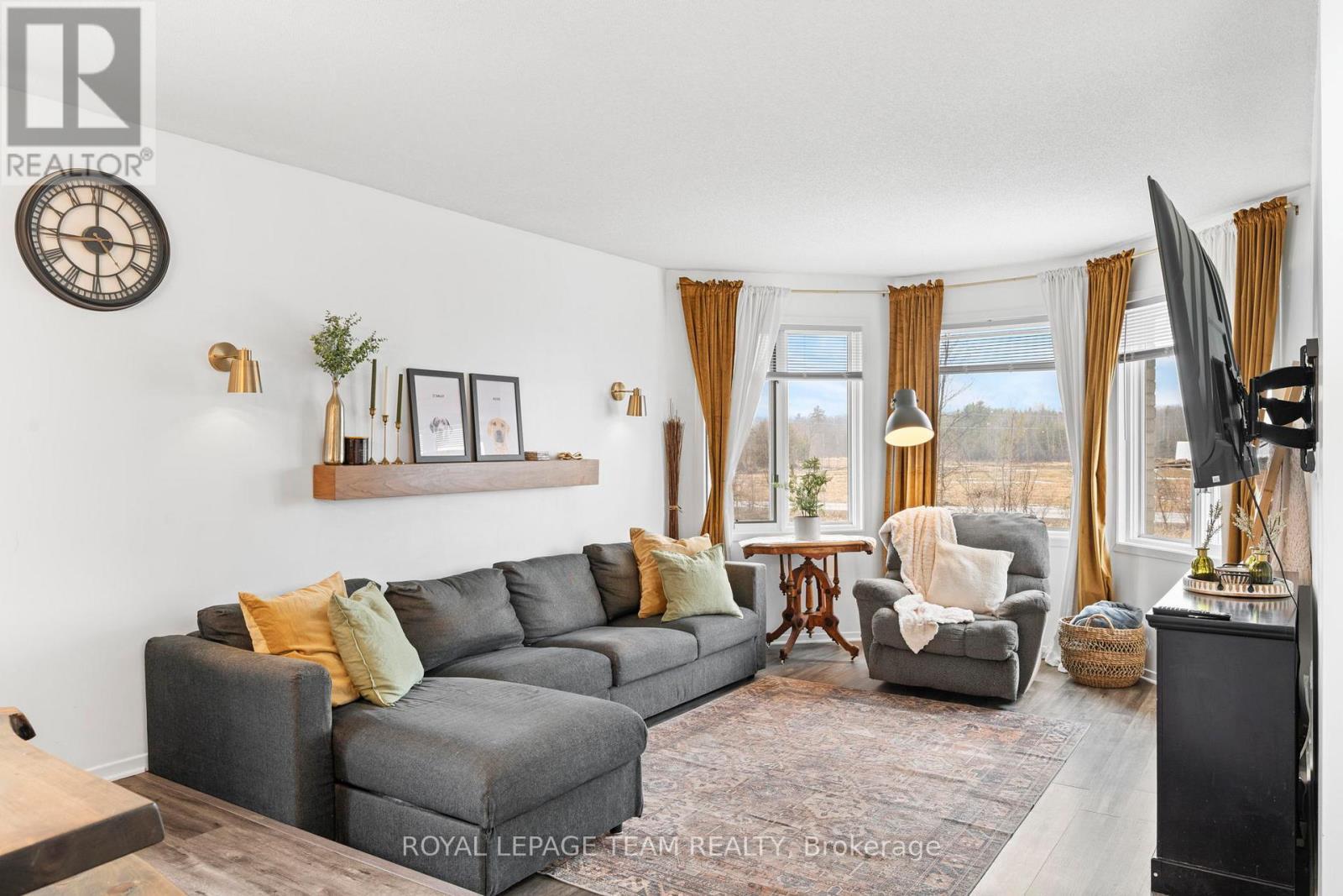 












2090 OLD BIRCH ROAD

,
Ottawa,




Ontario
K0A1X0

