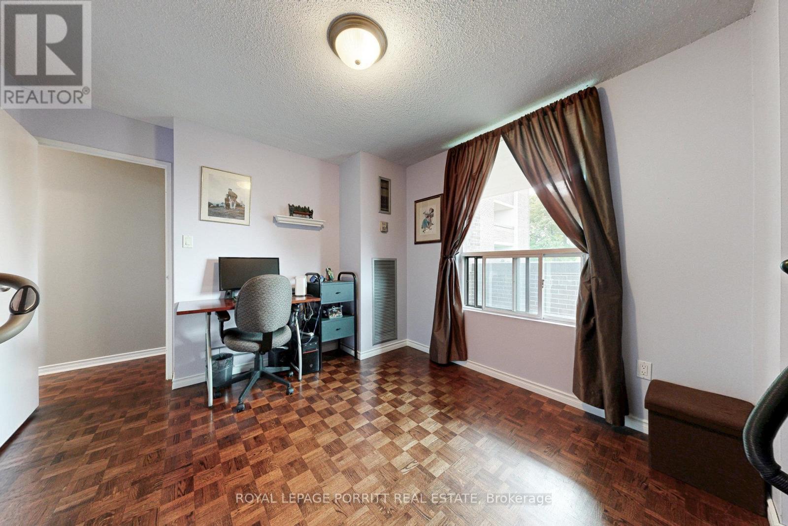 












201 - 1535 LAKESHORE ROAD E

,
Mississauga,




Ontario
L5E3E2

