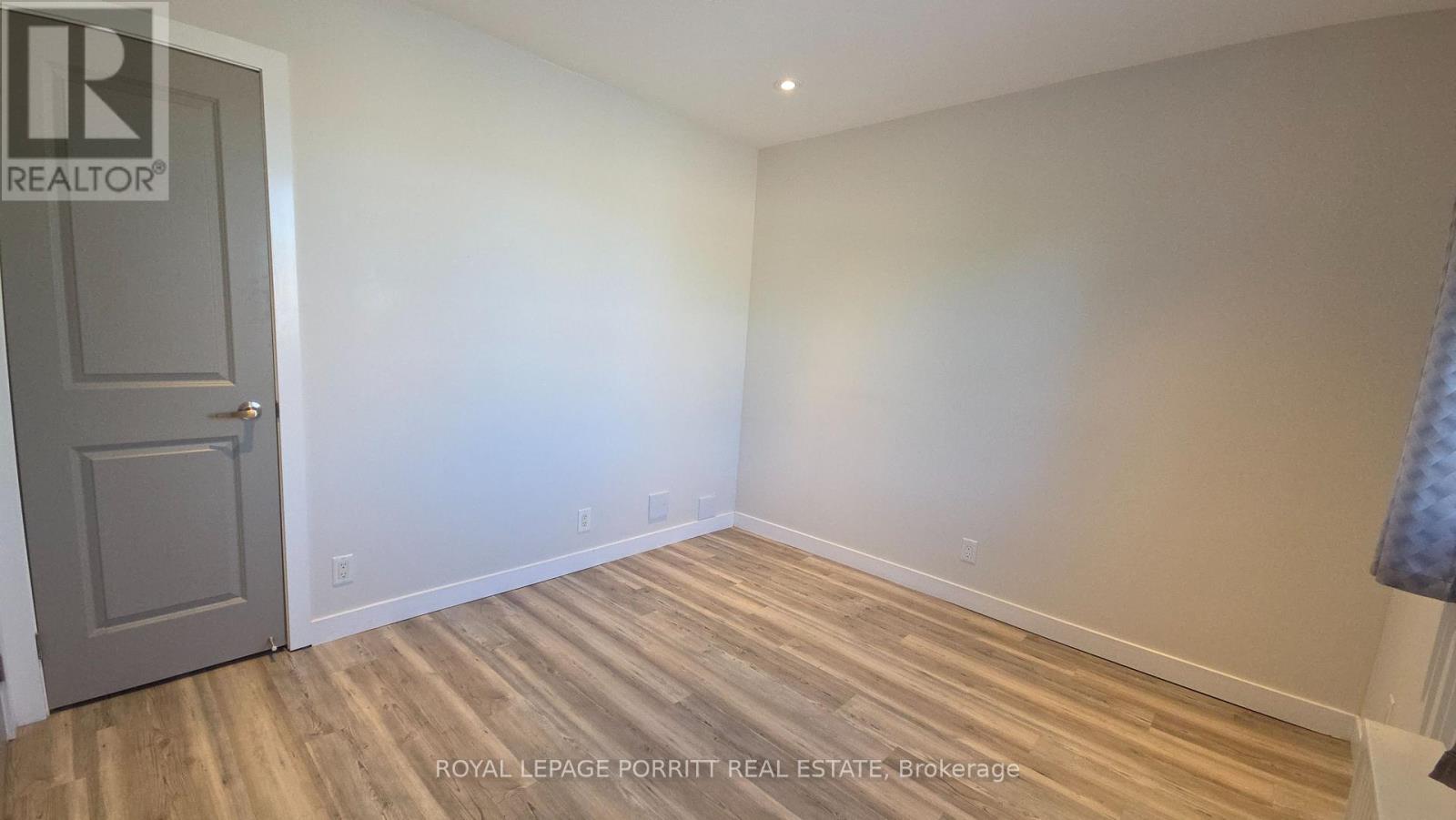 












#2 - 3411 LAKESHORE BOULEVARD W

,
Toronto,




Ontario
M8W1N2

