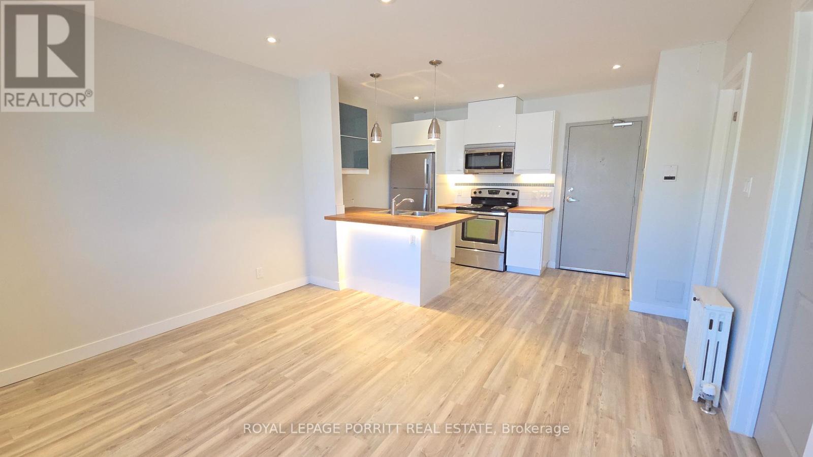 












#2 - 3411 LAKESHORE BOULEVARD W

,
Toronto,




Ontario
M8W1N2

