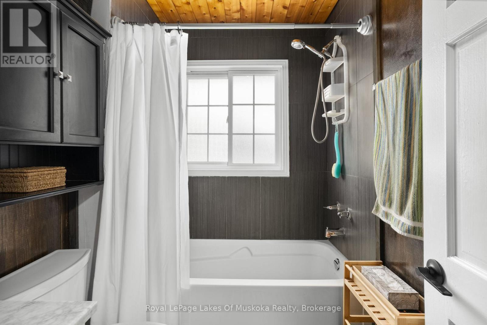 












1 CHRISTOPHER LANE

,
Armour,




Ontario
P0A1C0

