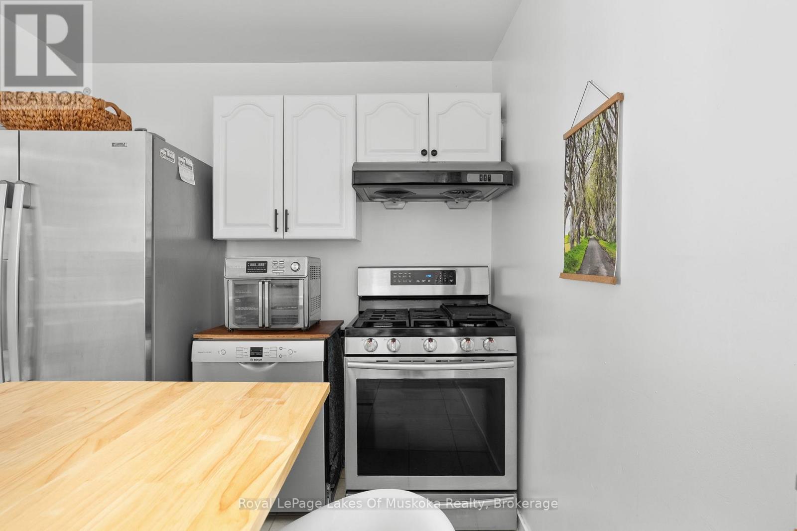 












1 CHRISTOPHER LANE

,
Armour,




Ontario
P0A1C0

