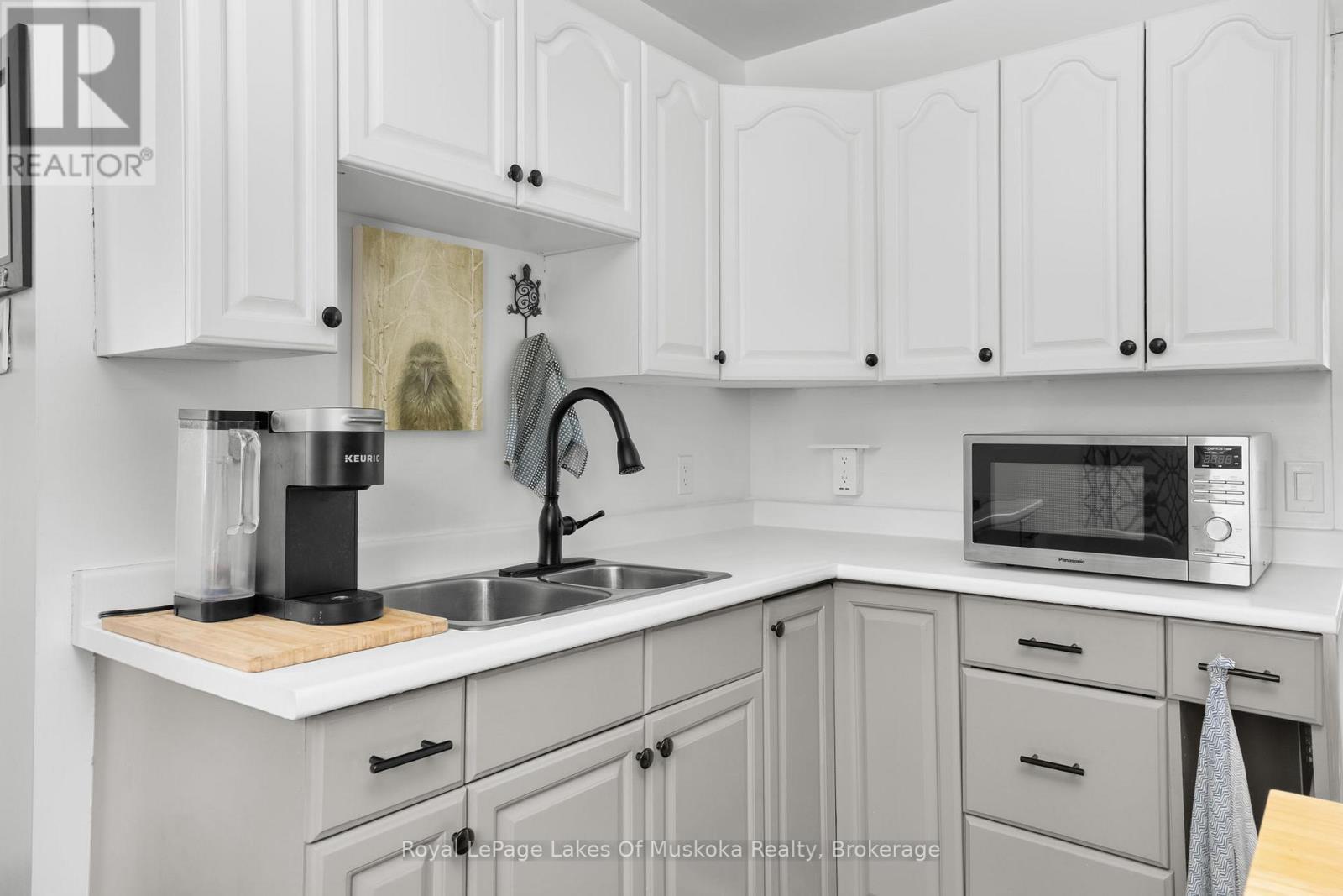 












1 CHRISTOPHER LANE

,
Armour,




Ontario
P0A1C0

