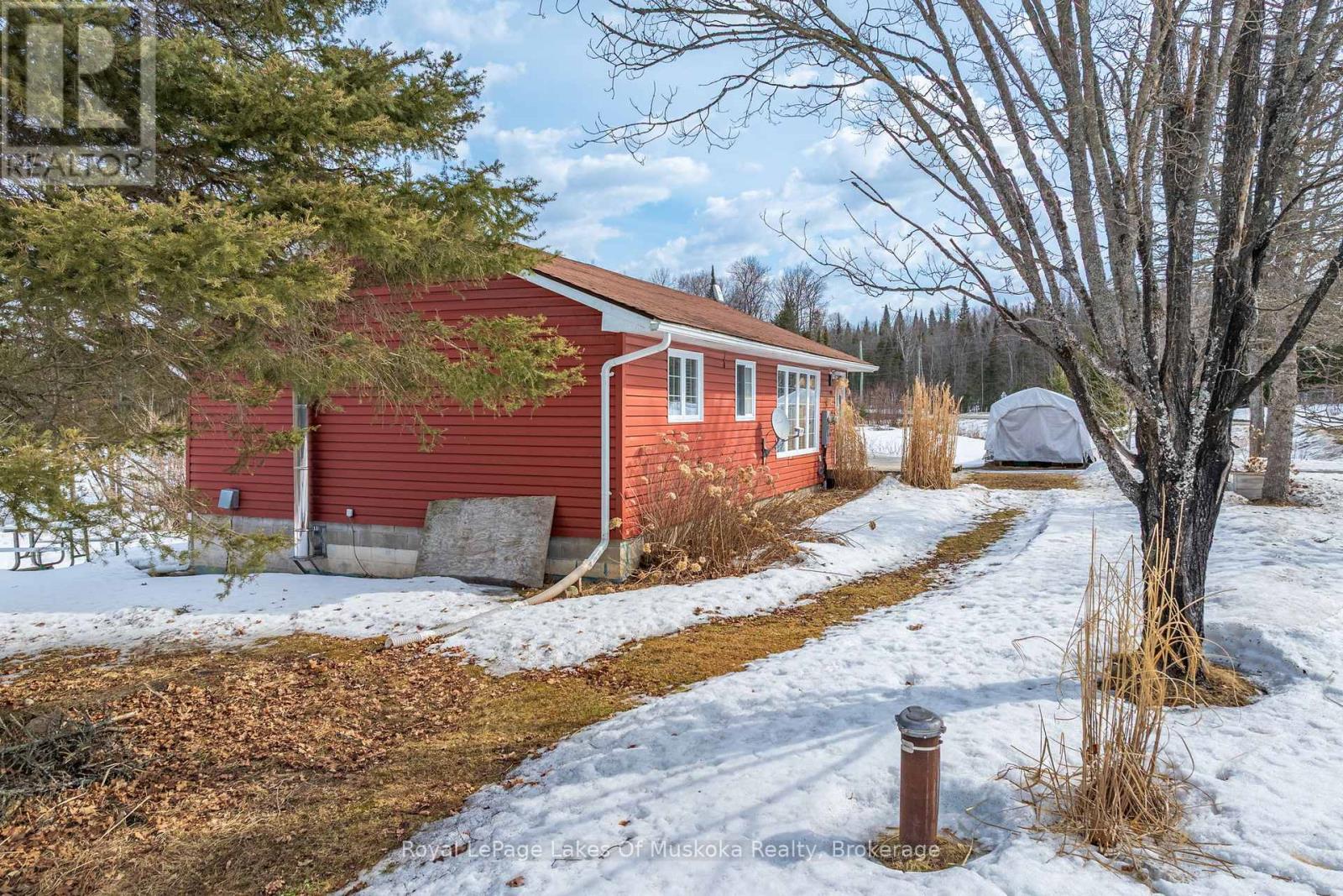 












1 CHRISTOPHER LANE

,
Armour,




Ontario
P0A1C0

