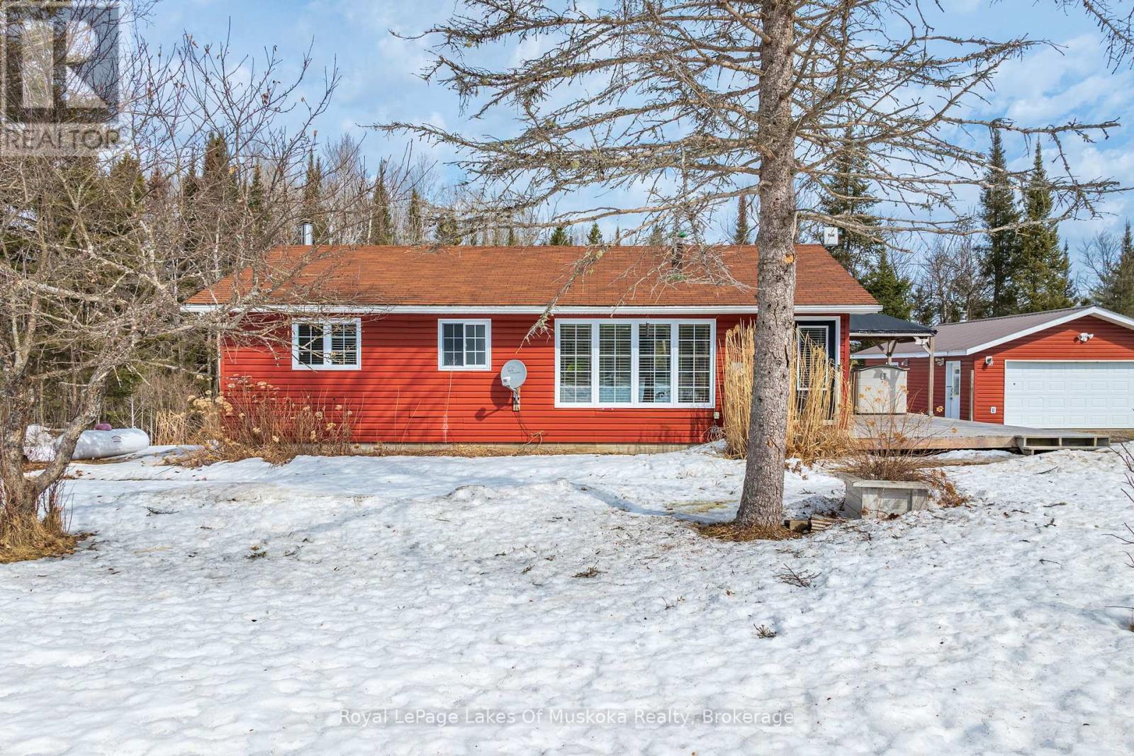 












1 CHRISTOPHER LANE

,
Armour,




Ontario
P0A1C0

