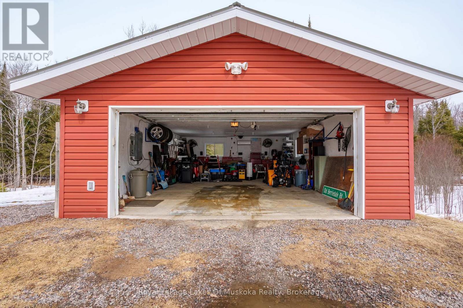 












1 CHRISTOPHER LANE

,
Armour,




Ontario
P0A1C0

