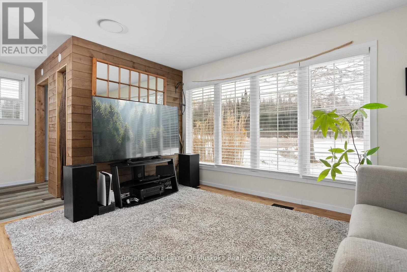 












1 CHRISTOPHER LANE

,
Armour,




Ontario
P0A1C0

