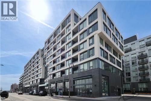 View of apartment building / complex