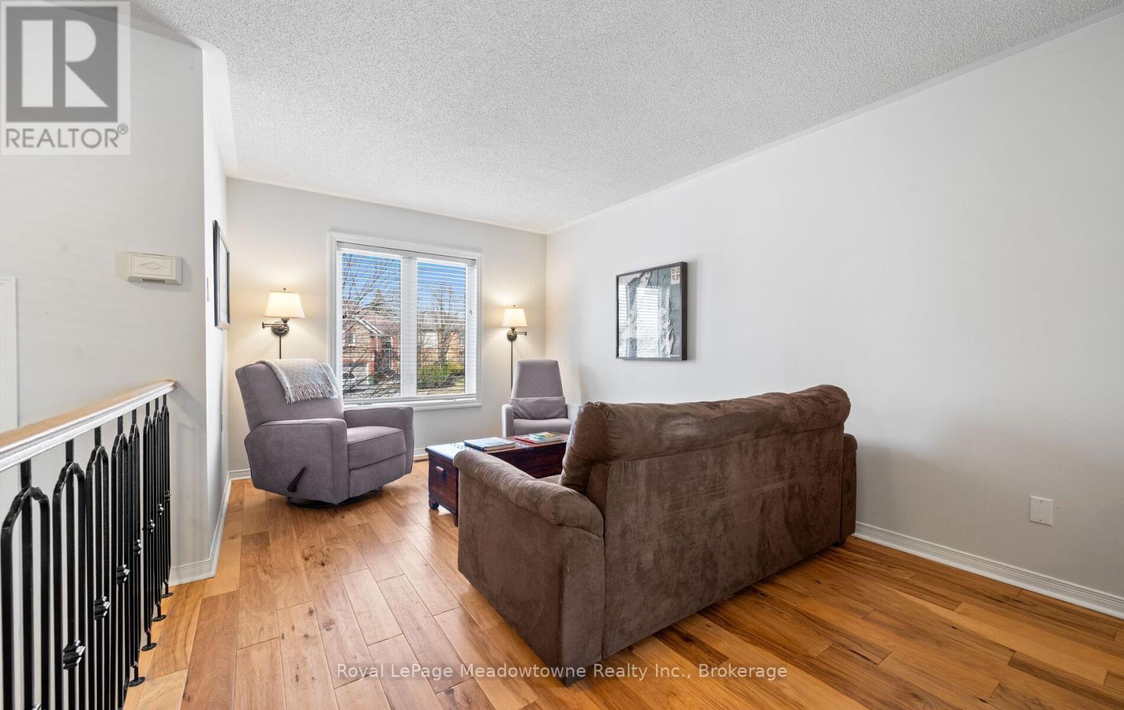 












3 HOUNDTRAIL DRIVE

,
Hamilton (Waterdown),




Ontario
L8B0L8

