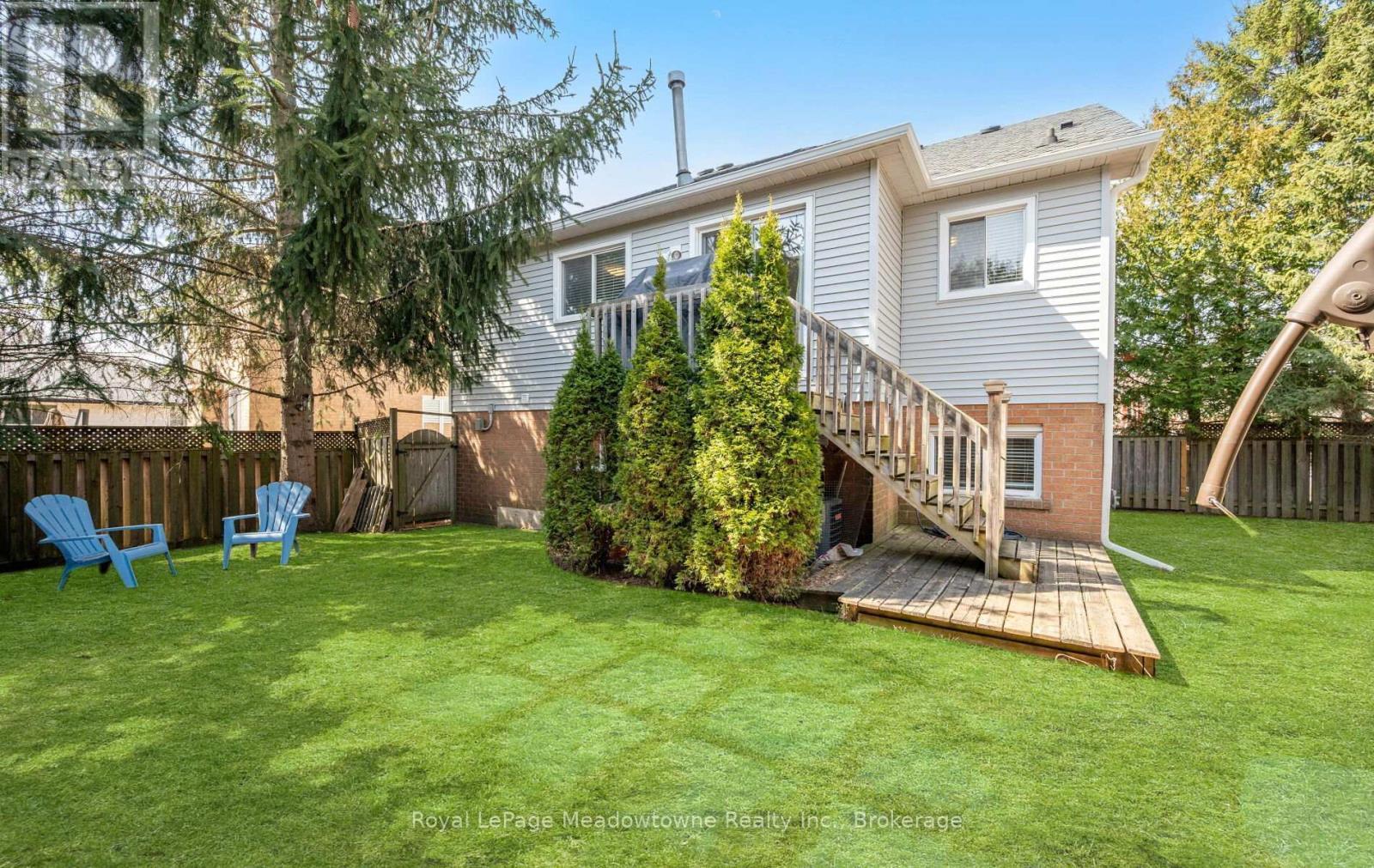 












3 HOUNDTRAIL DRIVE

,
Hamilton (Waterdown),




Ontario
L8B0L8

