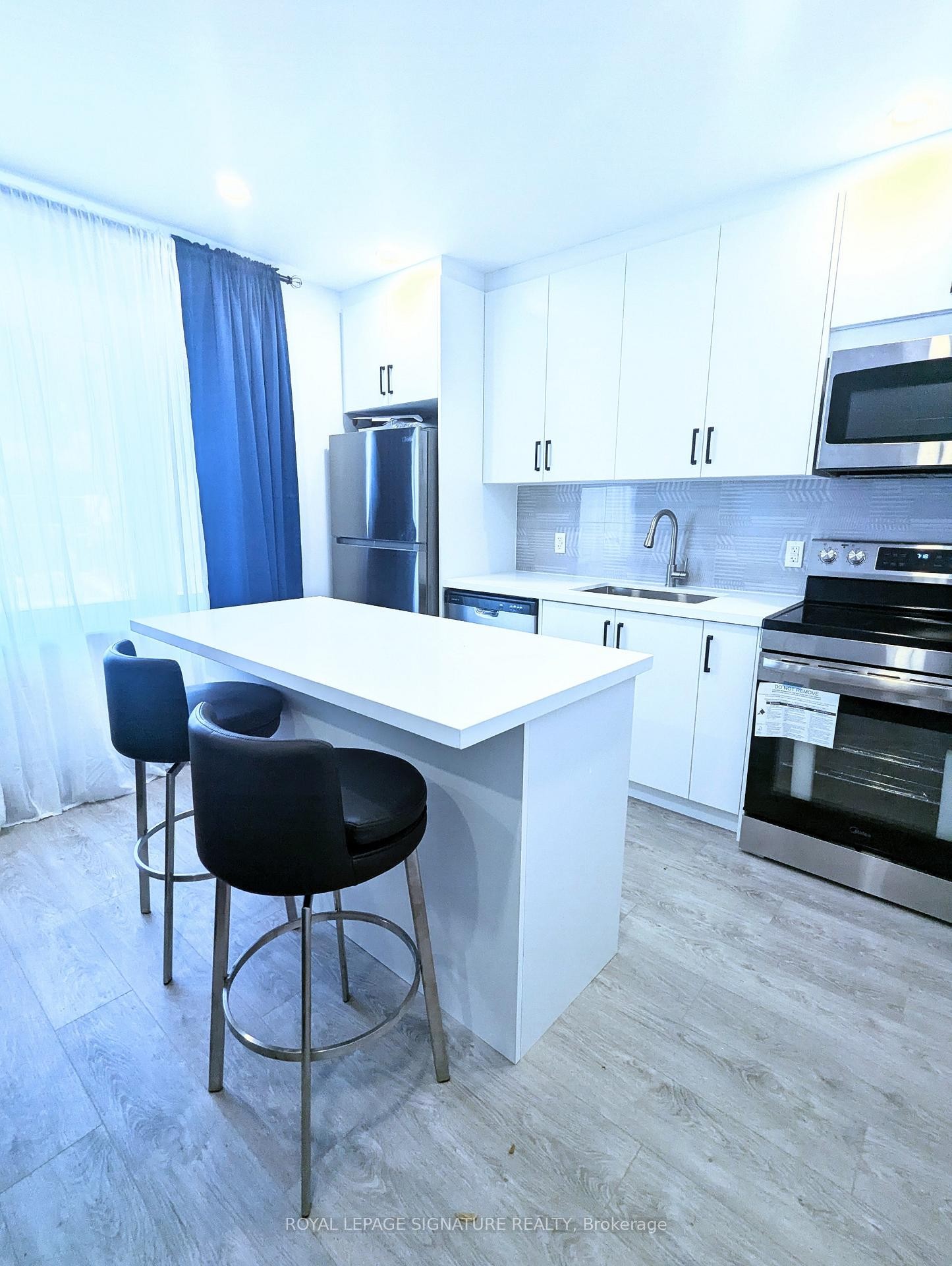 









28


Leduc

Drive, 2,
Toronto,




ON
M9W 2A7

