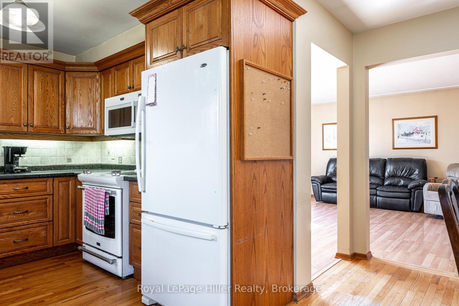 












16 PARK LANE DRIVE

,
Stratford,




Ontario
N5A5B9

